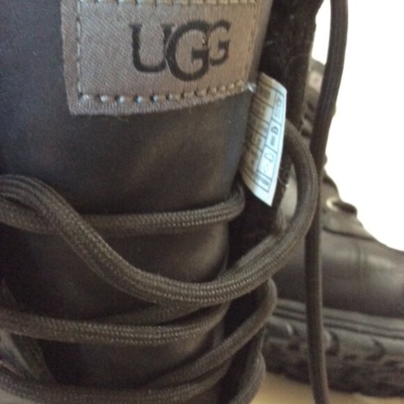 NWT & BOX UGG BUTTE MENS Size 9 - Picture 7 of 7